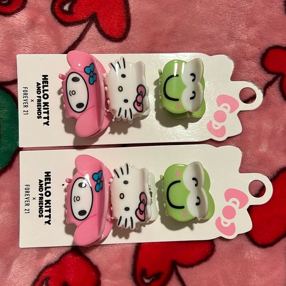 Hello Kitty Accessories - Hello kitty and friends small claw clips!